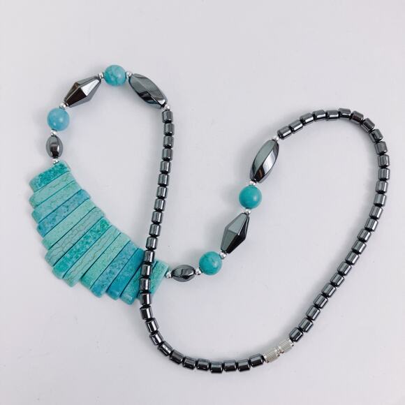 VTG Turquoise-Hued Howlite Gemstone Hematite Necklace 18" Barrel Clasp Jewelry - Picture 4 of 8